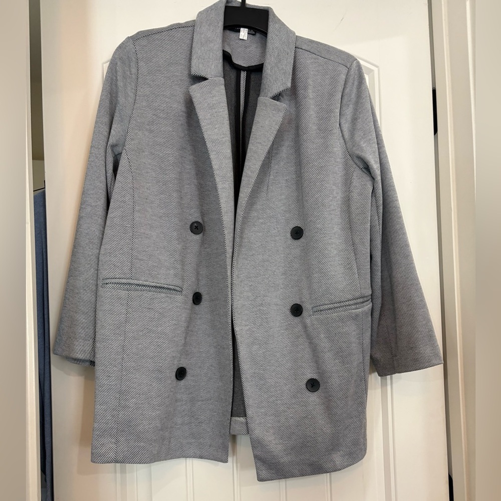 Chic Gray Double-Breasted Blazer - image 1